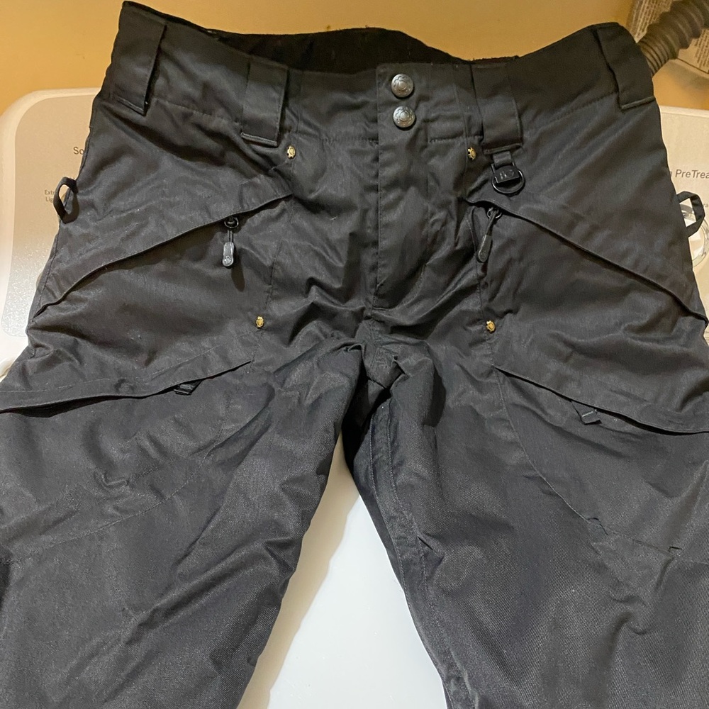 Gently used Boulder Gear Women's Cargo snowpants ski snowboard - Black XS